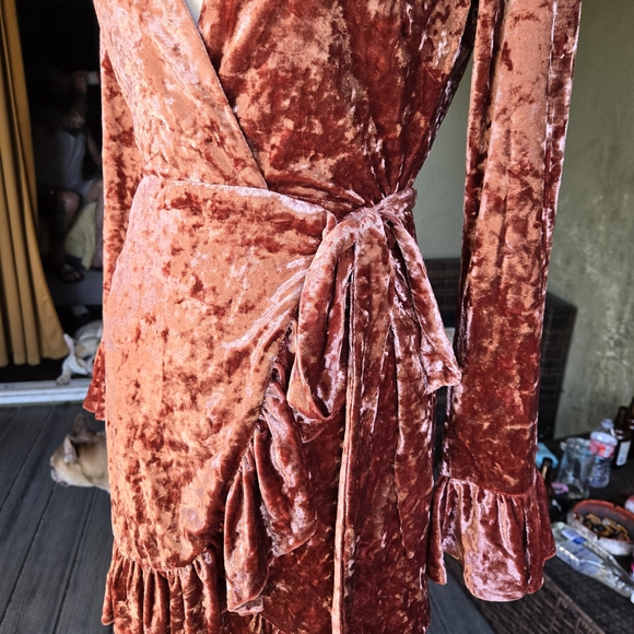 Storia Crushed Velvet Wrap Dress Mauve Pink Ruffle Hem Long Sleeve Size S - Picture 6 of 9